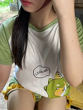 Snapshot of XndSeraphina chatting on 07-12-26, 04:24 XndSeraphina online show from 07-12-26, 04:24