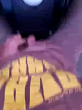 Snapshot of Meow_buggie chatting on 12-22-25, 02:50 Meow buggie online show from 12-22-25, 02:50