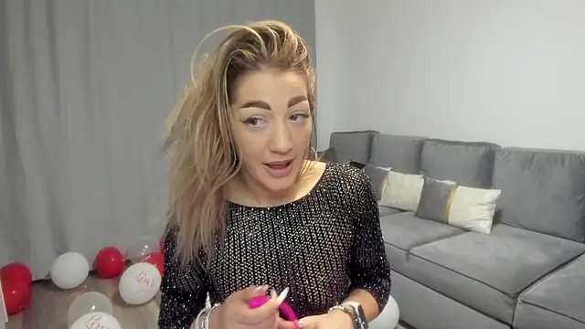 rossana doll online show from 02-16-26, 05:50