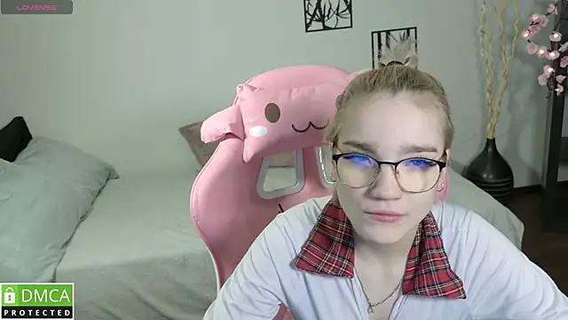 Megan Lora online show from 01-15-26, 12:58