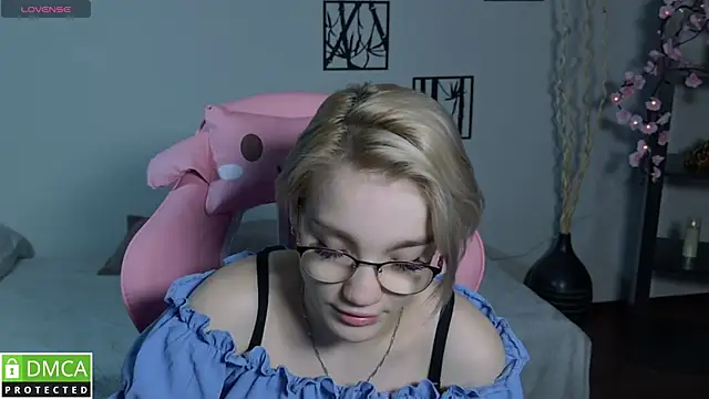 Megan Lora online show from 01-16-26, 12:58