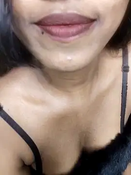 Simran 0011 online show from 04-12-26, 06:11