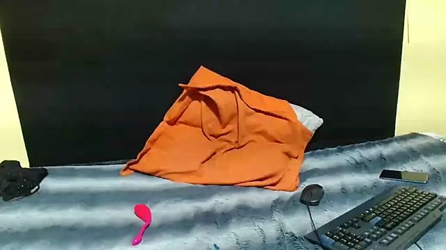 WildHornyTiger18 online show from 02-27-26, 09:47