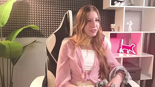 HazeLuneth online show from 02-12-26, 08:36