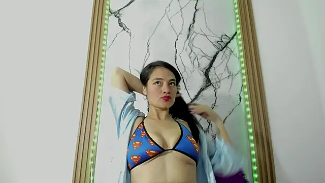 dulce maria hh online show from 11-20-25, 09:15