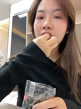 GYYoo online show from 12-17-25, 05:45