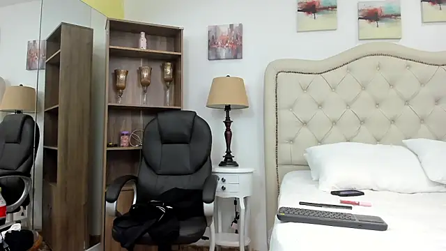 Snapshot of molly_madisson_ chatting on 02-23-26, 12:17 molly madisson online show from 02-23-26, 12:17