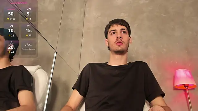 Snapshot of Emir_Ozan_ chatting on 02-18-26, 07:43 Emir Ozan online show from 02-18-26, 07:43