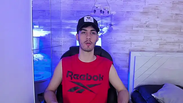 Snapshot of Emir_Ozan_ chatting on 02-10-26, 07:46 Emir Ozan online show from 02-10-26, 07:46