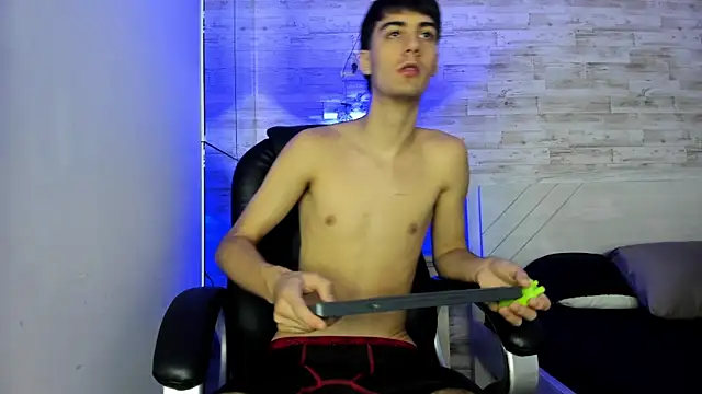 Emir Ozan  online show from 11-30-25, 11:00