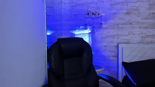 Snapshot of Emir_Ozan_ chatting on 02-11-26, 06:52 Emir Ozan online show from 02-11-26, 06:52