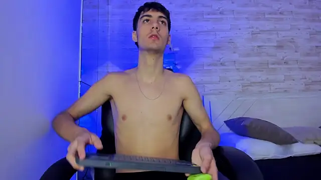 Emir Ozan  online show from 12-01-25, 11:11