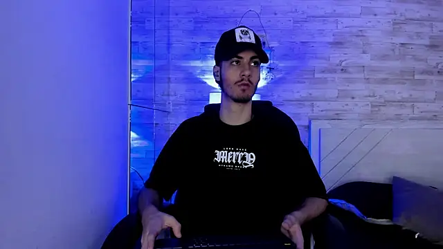 Emir Ozan  online show from 12-20-25, 11:24