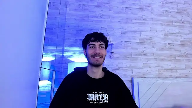 Snapshot of Emir_Ozan_ chatting on 01-31-26, 07:34 Emir Ozan online show from 01-31-26, 07:34