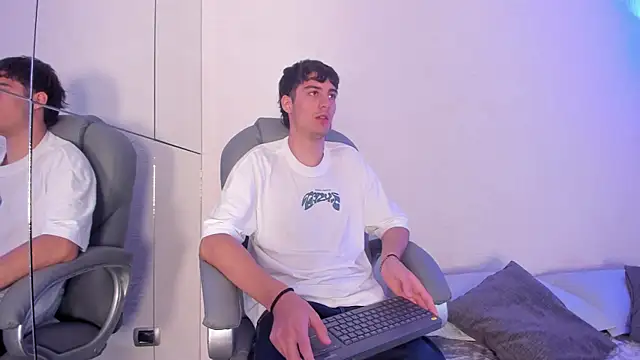 Emir Ozan  online show from 11-21-25, 11:31