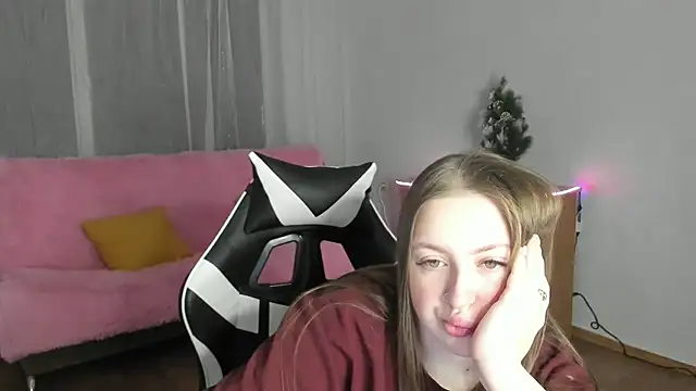 GirlPlayer online show from 01-19-26, 12:03