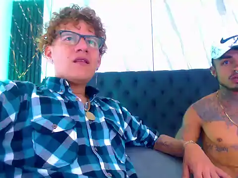 Hot Latino x online show from 12-01-25, 07:37