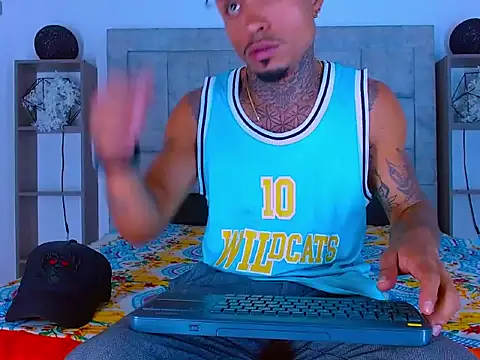 Hot Latino x online show from 02-20-26, 12:51