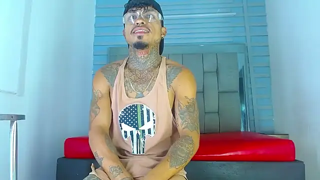 Hot Latino x online show from 03-15-26, 12:45