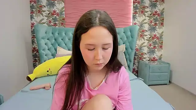 Snapshot of MonicaSway chatting on 11-27-25, 03:56 MonicaSway online show from 11-27-25, 03:56