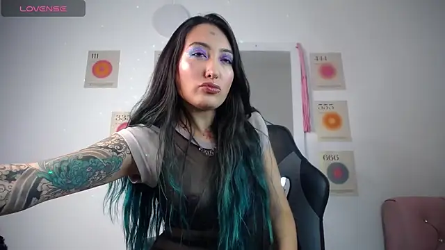 Snapshot of LunaAponte chatting on 02-21-26, 03:41 LunaAponte online show from 02-21-26, 03:41