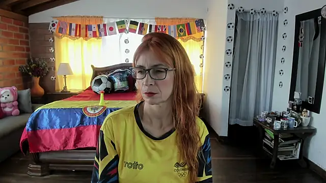 Charlotte-Willson online show from 06-17-26, 04:39