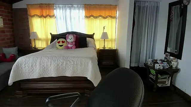 Charlotte-Willson online show from 05-09-26, 10:24