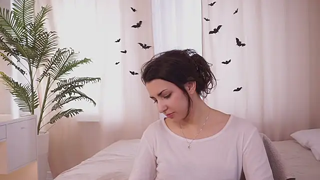 Snapshot of DovieMascall chatting on 11-21-25, 07:29 DovieMascall online show from 11-21-25, 07:29