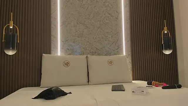 mia dollce online show from 11-28-25, 11:43