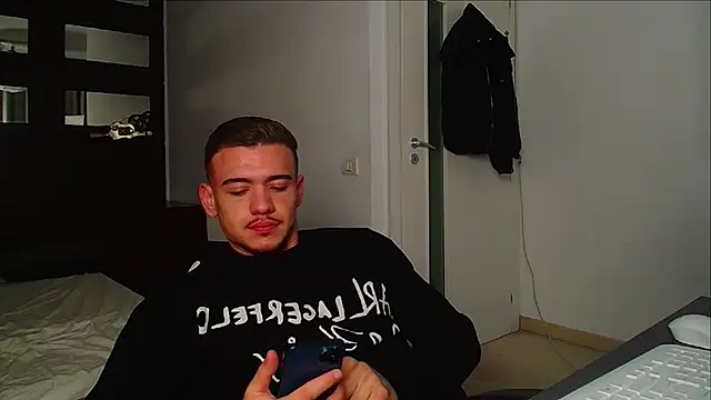 ElijahThorne online show from 12-01-25, 06:03