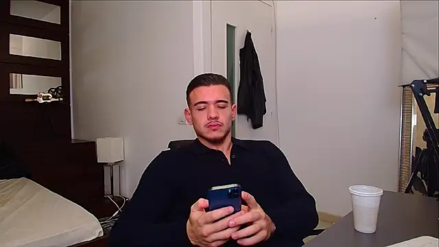 ElijahThorne online show from 11-24-25, 05:29