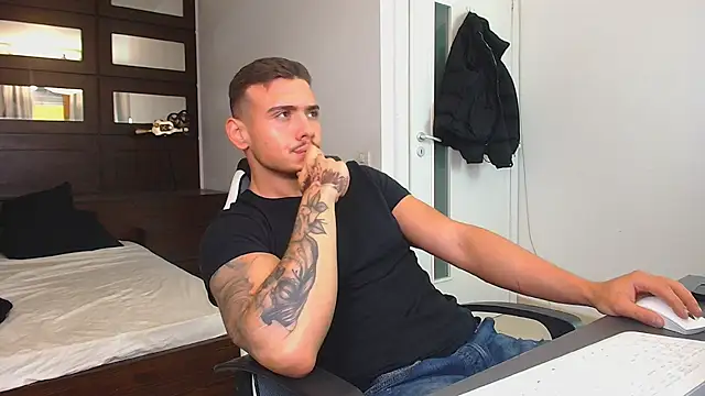 ElijahThorne online show from 02-06-26, 09:49