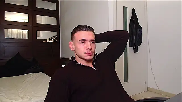 ElijahThorne online show from 11-23-25, 05:39