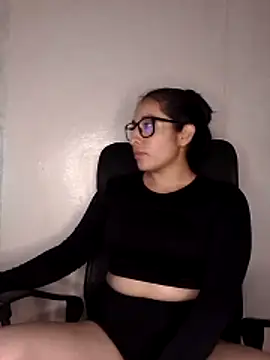 kira-stormm online show from 06-11-26, 12:32