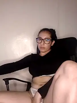 kira-stormm online show from 06-11-26, 02:53
