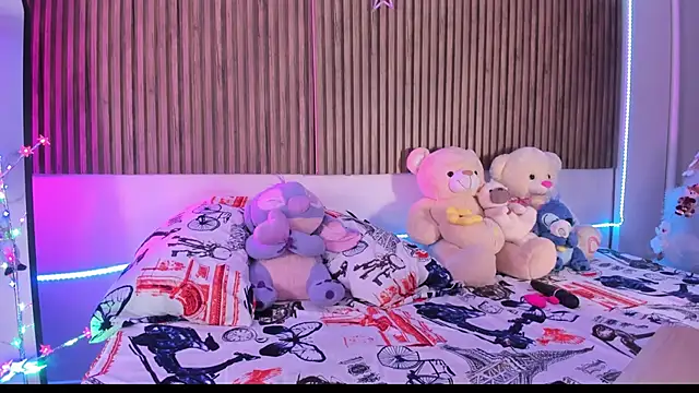 Hayley-Fox online show from 12-14-25, 01:45