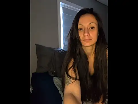 Snapshot of LexiLuxi chatting on 01-12-26, 03:52 LexiLuxi online show from 01-12-26, 03:52