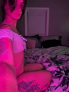 Snapshot of LexiLuxi chatting on 11-27-25, 04:13 LexiLuxi online show from 11-27-25, 04:13