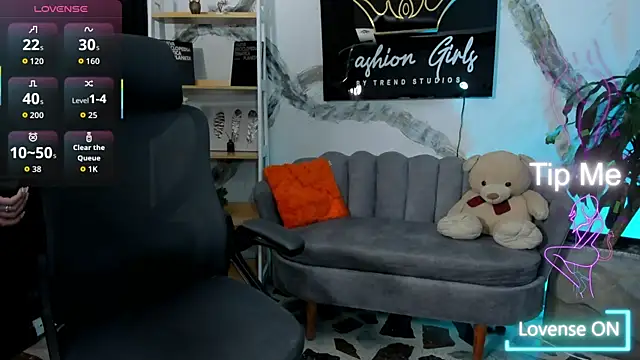 Snapshot of RenataMason chatting on 12-19-25, 12:40 RenataMason online show from 12-19-25, 12:40