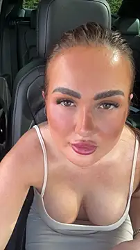 Snapshot of Ruby_brooksxo chatting on 05-17-26, 03:12 Ruby brooksxo online show from 05-17-26, 03:12