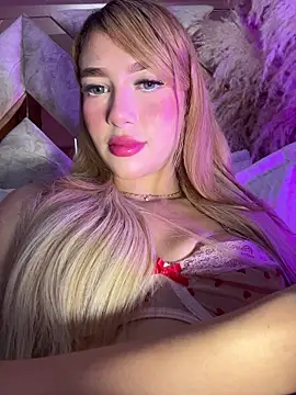 valeryfox   online show from 12-18-25, 10:35