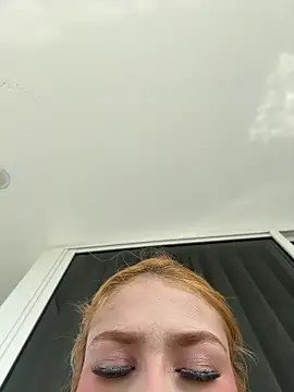 valeryfox   online show from 01-11-26, 06:59