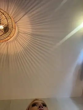 valeryfox   online show from 01-09-26, 07:10