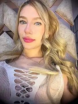 Snapshot of valeryfox__ chatting on 05-26-26, 12:20 valeryfox online show from 05-26-26, 12:20