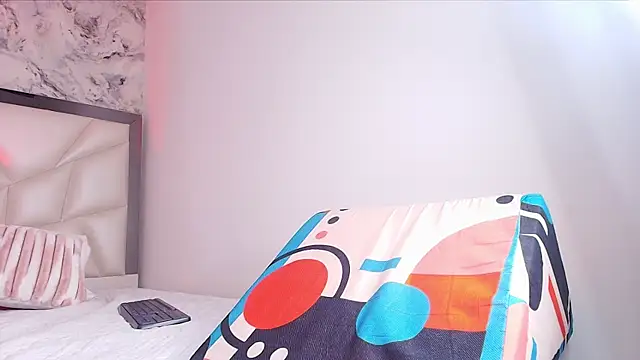 Snapshot of lili_jhonson chatting on 12-03-25, 12:15 lili jhonson online show from 12-03-25, 12:15