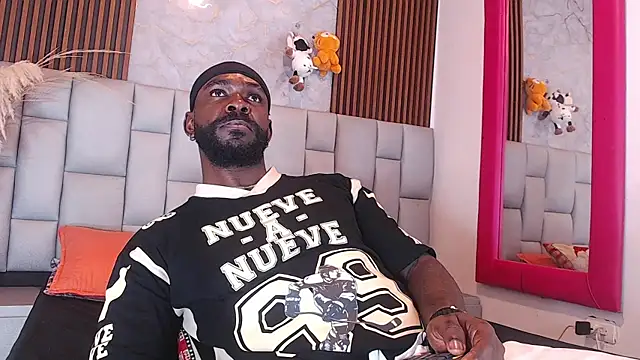 BlackEmperador online show from 12-18-25, 04:50