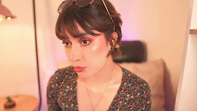 Mackenzie Lia online show from 01-08-26, 06:47