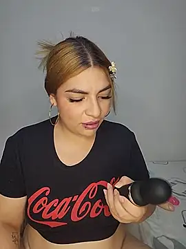 Snapshot of mila_curvy chatting on 11-30-25, 04:57 mila curvy online show from 11-30-25, 04:57