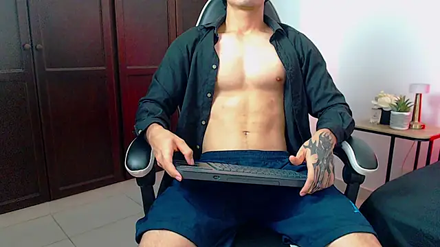 Snapshot of eren_jeager chatting on 02-07-26, 01:24 eren jeager online show from 02-07-26, 01:24