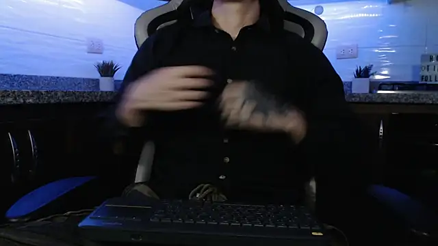 Snapshot of eren_jeager chatting on 02-20-26, 01:35 eren jeager online show from 02-20-26, 01:35